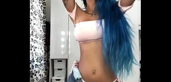  Tati Zaqui Dançando Sensual Com Seus Piercings Amostra